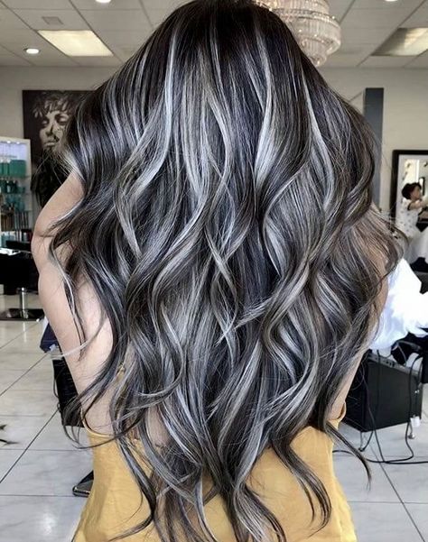 Brown Hair With Silver Highlights, Grey Brown Hair, Dark Waves, Grey Hair Color Silver, Silver Hair Highlights, Gray Balayage, Easy Waves, Silver Highlights, Dark Hair With Highlights