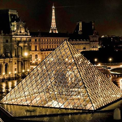 Louvre Museum Aesthetic, Rhythm Thief, Museum Louvre, Paris Francia, City Life Photography, Paris Dream, Romantic Paris, Beautiful Paris, Parisian Life