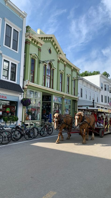 Mackanic Island, Macinak Island, Michigan Aesthetic Summer, Upper Michigan, Northern Michigan Aesthetic, Macinak Island Michigan, Mackinac Island Aesthetic, Mackinaw Island, Michigan Aesthetic