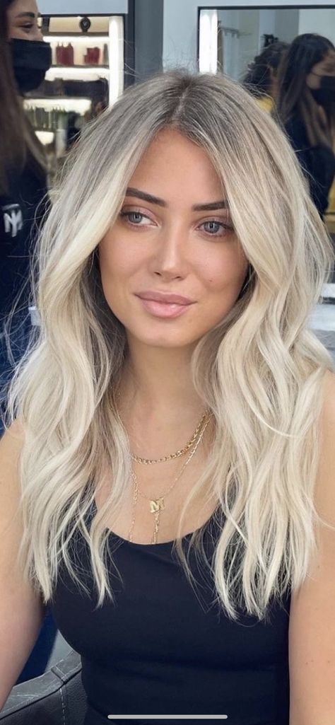 Platinum Blonde Hair With Root Shadow, Platinum Blonde With Root Tap, Blond Root Smudge, Bright Blonde Shadow Root With Money Piece, Lived In Platinum Blonde, Shadow Root Brown To Blonde, Milky Blonde Hair, Blonde Hair With Brown Roots, Hair Cuts 2020