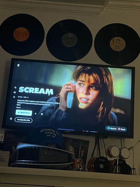 Horror Movies Scream, Scream Aesthetics Aesthetic, Horror Film Aesthetic, Scream Movie Aesthetic, Halloween Movies Aesthetic, Horror Aesthetic Icons, Movies Like Scream, Horror Films Aesthetic, Halloween Movie Aesthetic