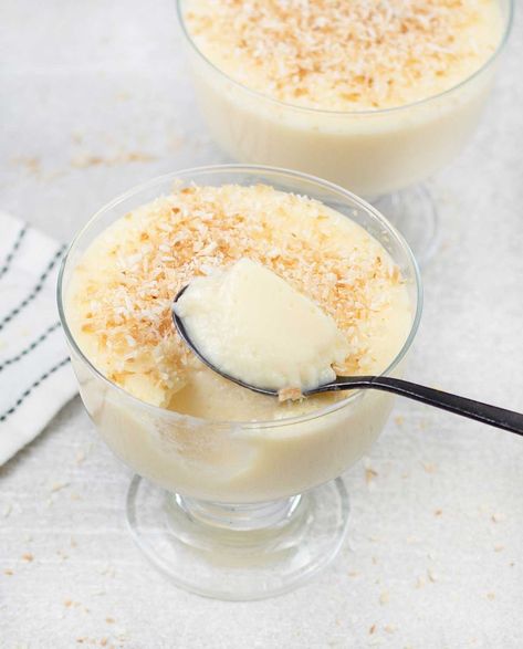 Healthy Desserts Coconut, Desserts Coconut, Milk Pudding Recipe, Coconut Milk Pudding, Coconut Milk Dessert, Greek Yogurt Parfait, Milk Pudding, Milk Dessert, Coconut Pudding