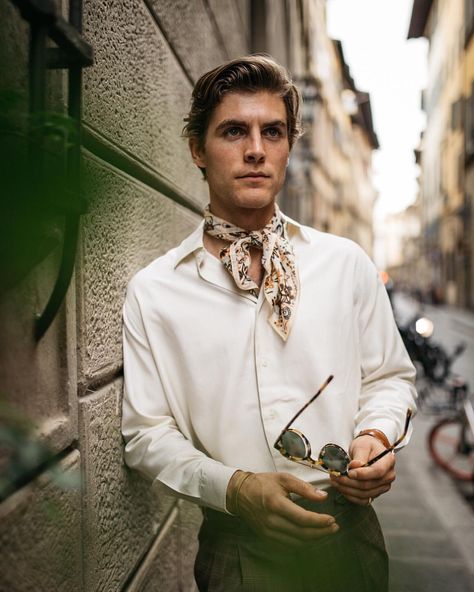 ’ve been getting around the cravat/foulard as of late—what’s everyone’s thoughts? I think they’re the perfect summer alternative to a tie! Bandana Styling, Mens Scarf Fashion, Camping Style, Stylish Mens Outfits, Men Street, Mens Scarves, Scarf Men, Gentleman Style, 70s Fashion