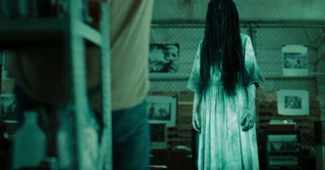 Remember The Scary Girl From 'The Ring'? This Is What She Looks Like Now Samara Morgan, Creepy Halloween Costumes, Paranormal Stories, Ghost Movies, Lilo Und Stitch, Creepy Movies, Creepy Kids, The Grudge, Japanese Horror