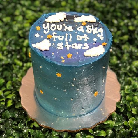 🌟🎵🧁 #askyfullofstars #minicakes #coldplay #coldplayers #coldplayfans #aheadfullofdreams #sprinkles #cakedecorating #cakedaily #cakeart #pastelpersonalizado #chiapas #tuxtlagutiérrez #méxico Ipad Backgrounds, Dream Birthday, Cake Buttercream, Ipad Background, Creative Birthday Cakes, Creative Birthday, 6th Birthday, Coldplay, Mini Cakes