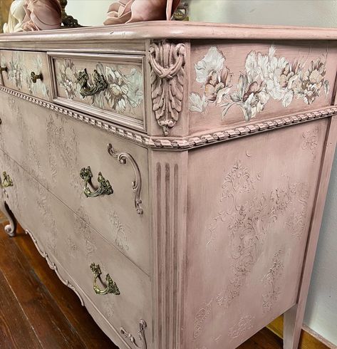 Victorian Bedroom Furniture, Pink And Gold Nursery, Dresser Vintage, Provincial Dresser, French Provincial Dresser, Victorian Bedroom, Gold Nursery, Vintage Chest Of Drawers, Vintage Chest