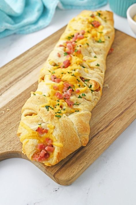 Ham and Cheese Crescent Braid - JCP Eats Ham And Cheese Ring Crescent Rolls, Pillsbury Crescent Recipes Ham And Cheese, Crescent Rolls With Ham And Cheese, Crescent Roll Braid Recipes, Ham And Cheese Crescent Ring, Breakfast Braid Crescent Roll, Crescent Roll Braid, Ham And Cheese Crescent Rolls, Ham And Cheese Crescent