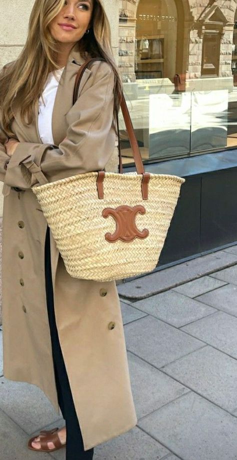 Round straw bag