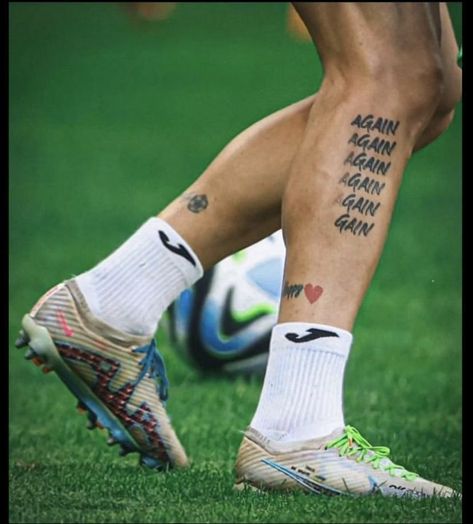 Soccer Related Tattoos, Football Leg Tattoo, Mudryk Tattoo, Tattoo Football Soccer, Footballer Tattoos, Chelsea Fc Tattoo, Ronaldo Tattoo, Chelsea Tattoo, Tattoo Futbol