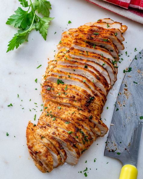 Juicy Baked Chicken, Baked Chicken Breasts, Oven Baked Chicken Breasts, Chicken Breast Recipes Baked, Clean Eating Chicken, Salad Chicken, Baked Chicken Tenders, Roasted Chicken Breast, Easy Baked Chicken