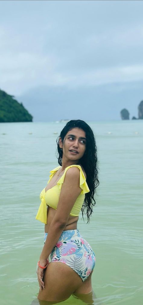 Priya Prakash Varrier Hot, Priya Warrier, Jeans Tops Indian Style, Priya Varrier, Dimple Hayathi, Priya Prakash Varrier, Tops Indian, Aghori Shiva, Priya Prakash