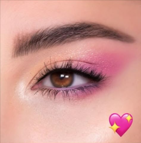 Pink Easy Makeup Looks, Pink Makeup Hooded Eyes, Pink Princess Makeup Looks, Hot Pink Eyeshadow Looks For Brown Eyes, Tropical Eyeshadow Looks, Cute Pink Eyeshadow Looks, Make Up Eyes Pink, Pink Princess Makeup, Under Eye Shadow