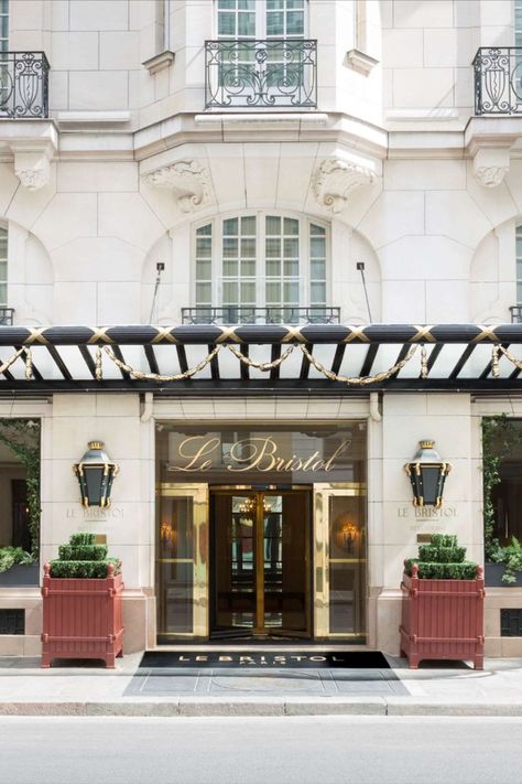 An icon of French elegance and art de vivre, Le Bristol Paris is located at one of the city’s most prestigious addresses on rue du Faubourg Saint-Honoré. The first to receive France’s “Palace” distinction, the hotel boasts 190 rooms and suites— among the largest in Paris — that are now completely renovated. Paris Travel | Luxury Hotel Paris | Paris Travel | Luxury Paris Paris Hotel, Boutique Hotels Paris, Paris Hotel Exterior, Hotel Vernet Paris, Le Bristol Hotel Paris, Statue Of Liberty Facts, Le Bristol Paris, Luxury Hotels Paris, Hotel Splendid Etoile Paris