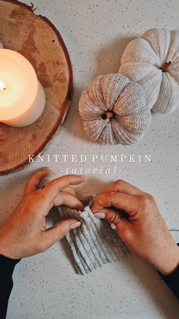 Sewing Pumpkin Pattern, Diy Pumpkin Pillow, Pumpkin Pillows Diy, Halloween Diy Pumpkin, Knitted Pumpkins, Pumpkin Tutorial, Halloween Pumpkin Diy, Hello October, Pumpkin Pillows