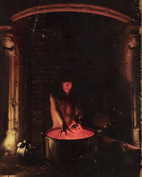 Nona Limmen, Book Witch, Medieval Witch, Vintage Witch, Occult Art, Demon Art, Arte Obscura, Season Of The Witch, Pulp Art