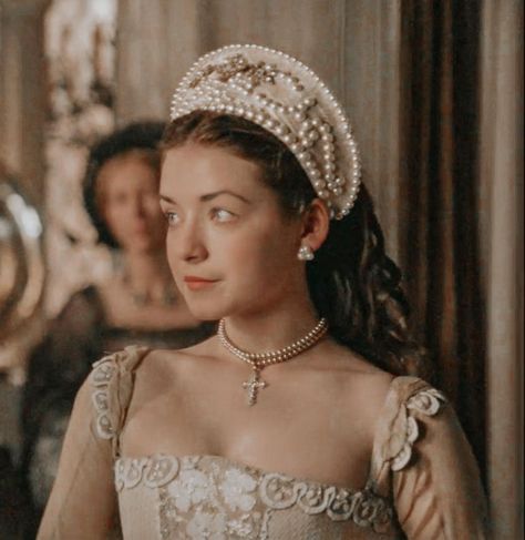 Mary I | The Tudors Tudor Gown, Mary Tudor, Sarah Bolger, Mary 1, Tudor Costumes, England Aesthetic, The White Princess, Tudor Era, The Tudors