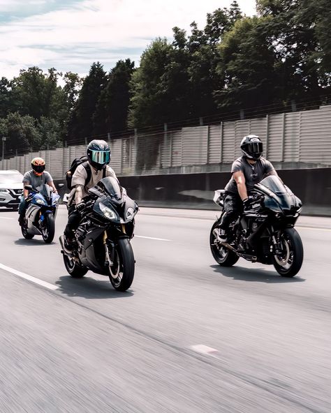 Comment down below the bikes if you know. They are well established brands and almost every bikers knows these powerful machines made in different parts of the world. By davalos.photography and owners ( from left to right ) christianrocel , kota.rips and __._jason_.__ on IG #bike #superbike #bike #rolling #riding #ride #livetoride Angel Statues Sculpture, Biker Aesthetic, Sport Bike, Angel Statues, Biker Life, Slim Fit Suit, Super Bikes, Sport Bikes, Bike Ride