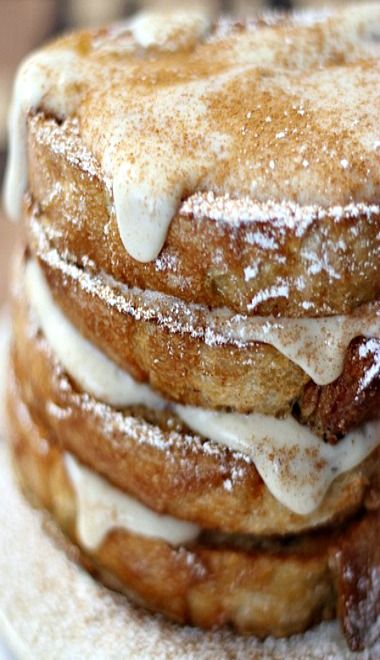 Cinnamon French Toast with Cream Cheese Glaze Cream Cheese Topping For French Toast, French Toast With Cream Cheese, Toast With Cream Cheese, French Toast Breakfast, Cinnamon French Toast, Cream Cheese Glaze, Toasted Bread, Cinnamon Toast, Oreo Dessert