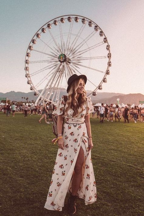 50 Best Coachella Outfits To Wear in 2023 Mode Coachella, Coachella Inspired Outfits, Moda Coachella, Best Coachella Outfits, Bohemian Coachella, Rave Party Outfit, Cochella Outfits, Coachella Vibes, Coachella Outfits