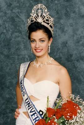 Miss Universe 1993; Dayanara Torres, Puerto Rico Dayanara Torres, Miss Puerto Rico, Puerto Rican Pride, Puerto Rican Culture, Star Gazing, Porto Rico, Miss Universe, Miss World, Beautiful Inside And Out