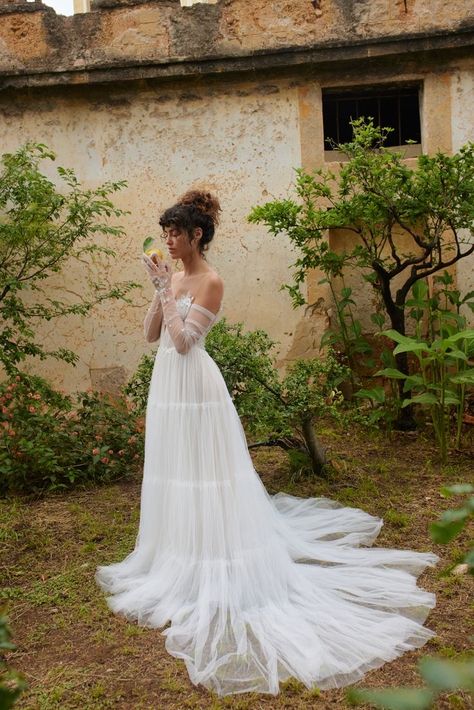 Cottagecpre Wedding Dress, Spunky Wedding Dress, Off The Shoulder Vintage Wedding Dress, Sapphic Wedding Dresses, Vintage Garden Wedding Dress, Cottage Core Elopement, Wedding Dresses Cottage, Groovy Wedding Dress, Boho Fairy Wedding Dress