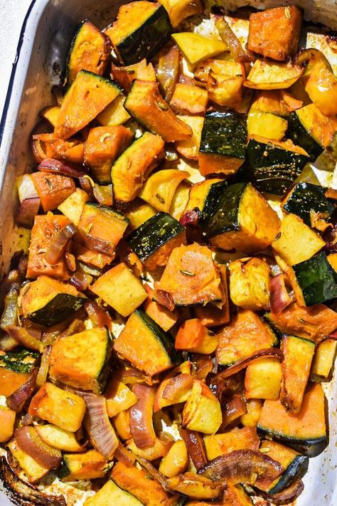 This Roasted Squash and Lentil Salad has the perfect balance of hearty and healthy! Combining warm, roasted vegetables with protein-packed lentils, tangy feta, and crunchy pepitas, this salad makes for a satisfying meal or side dish! It Roasted Kabocha Squash, Lentil Salad Recipes, Greek Chicken Salad, Butternut Squash Salad, Squash Salad, Stir Fry Noodles, Toasted Pumpkin Seeds, Apples And Cheese, Roasted Squash