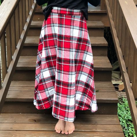 Learn how to make a circle skirt with me! In this blog post, I share my experience following a simple tutorial as a beginner to sewing. The result was a fantasic, wearable project that you'll fall in love with too. Get a link to the tutorial and more here in this post. Winter Skirt Sewing Pattern, Flannel Skirt Pattern, Diy Plaid Skirt, Free Skirt Patterns For Women, Aline Skirt Pattern, Wool Skirt Pattern, Make A Circle Skirt, Maxi Skirt Sewing Pattern, Free Skirt Pattern