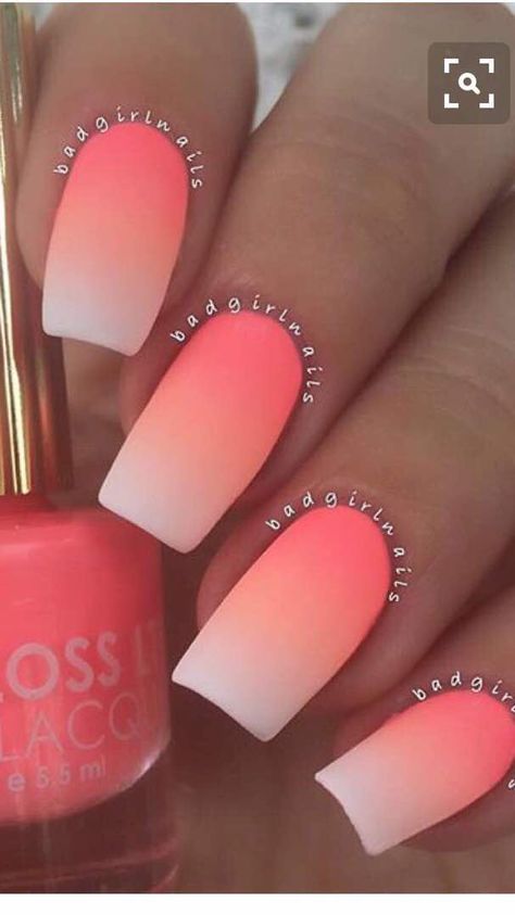 Matte Nails Medium Length, Ombre Nails With Art Designs, Salmon Ombre Nails, Coral White Nails, Summer Nail Ideas Ombre, Coral And White Ombre Nails, Ombre Beach Nails Summer, Pretty Dip Nail Ideas, Pink Salmon Nails