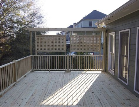 How to choose the deck privacy screens deck privacy screen privacy screen for deck railing DJVEAPQ Privacy Deck, Privacy Screen Deck, Outdoor Privacy Screen, Small Pergola, Patio Privacy Screen, Screened In Deck, Deck Privacy, Backyard Privacy, Deck Railing