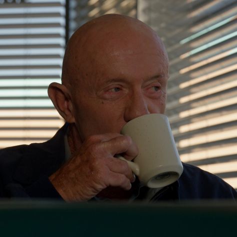 BCS S2 Mike Ermenthraut, Mike Ehrmantraut Aesthetic, Cinematic Pictures, Mike Ehrmantraut, Jonathan Banks, Batman Pictures, Targaryen Aesthetic, Call Saul, Better Call Saul