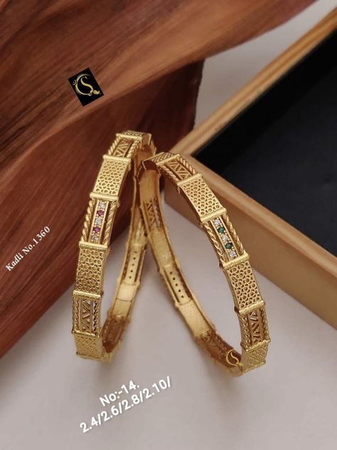 Gold Churi Design, Churi Design, Fantasy Jewelry Magic, Unique Gold Jewelry Designs, Wedding Jewelry Sets Bridal Jewellery, Gold Bangles For Women, New Gold Jewellery Designs, Gold Bangle Set, Modern Gold Jewelry