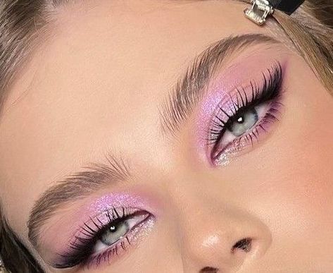 Minimal Pink Makeup, Soft Valentines Day Makeup, Pink Barbie Makeup Look, Simple Pink Makeup Looks, Pink Purple Eye Makeup, Pink Birthday Makeup, Pink Sparkly Makeup, Barbie Makeup Ideas, Barbie Eye Makeup