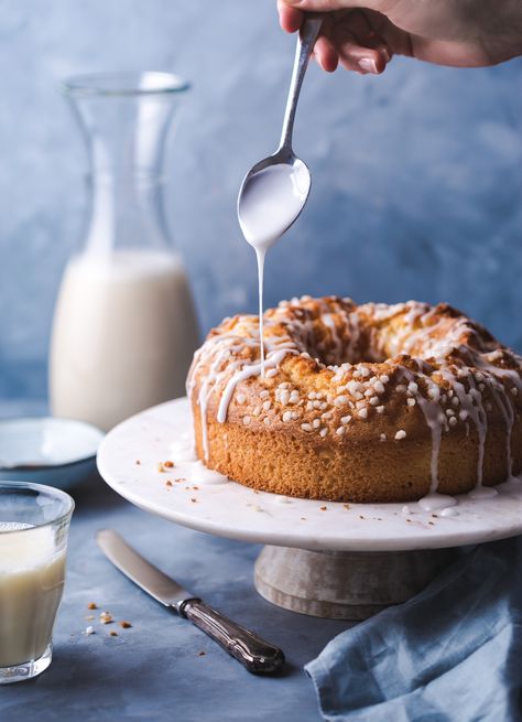 Lemon Pound Cake on Behance Pound Cake Aesthetic, Pound Cake Photography, Bakery Sweets, Recipe Photography, Cake Aesthetic, Cake Photography, Lemon Pound Cake, Cookery Books, Food Style