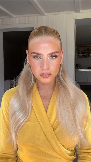 Jeanette Elise Hildebrandt on Instagram: "Sleek half-up 🧝‍♀️ #clawclip" Slick Half Up Half Down Hair Wedding, Half Up Half Down Sleek Hair, Sleek Half Up, Half Up Sleek Hairstyle, Half Up Half Down Hair Slick Back, Sleek Half Up Half Down Hair Wedding, Slick Half Up Half Down, Sleek Half Up Half Down, Half Up Slick Back Hair