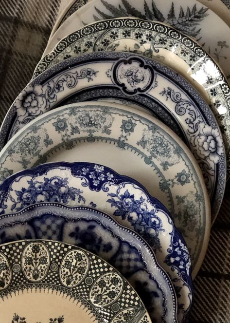 Vintage China Dinnerware Sets, Vintage China Aesthetic, Blue China Aesthetic, Dinnerware Aesthetic, European Plates, Cutlery Aesthetic, Porcelain Aesthetic, Aesthetic Dishes, Aesthetic Plates