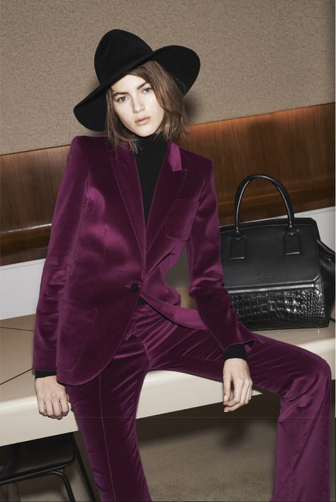 VALERY KAUFMAN for Barbara Bui Pre-Fall 2015 Female Suit, Purple Suit, Tuxedo Women, Fall 2015 Style, Womens Suits Business, Velvet Suit, Barbara Bui, Pantsuits For Women, Velvet Fashion