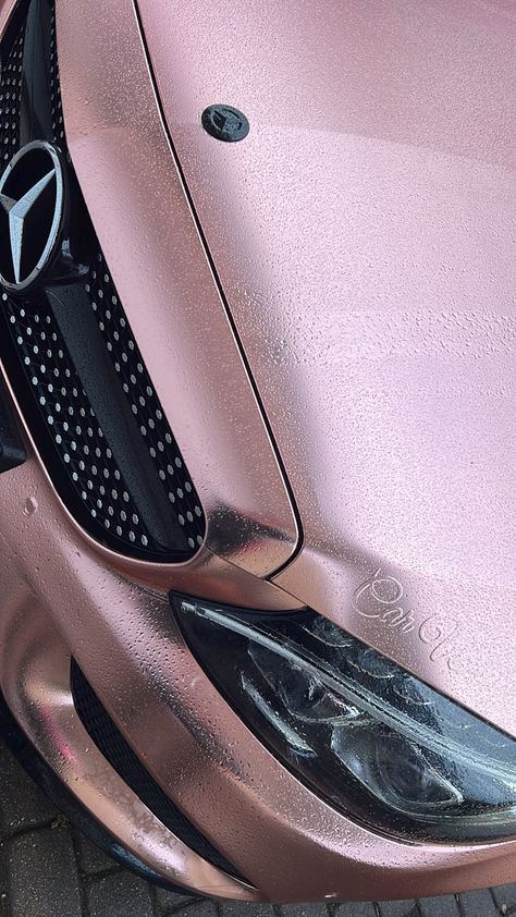 Mercedes pink rose Pink Benz Car, Rose Gold Mercedes Benz, Rose Gold Mercedes, Pink Mercedes Benz Aesthetic, Pink Bmw Aesthetic, Pink Mercedes Benz, Pink Mercedes, Gold Mercedes, Pink Bmw