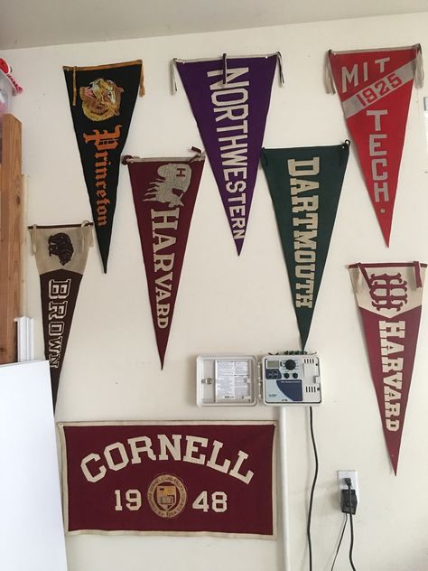 Ivy League Pennants, Ivy League Decor, Diy College Pennant, Pennant Wall Decor, Vintage Ivy League Aesthetic, College Flags Decoration, Vintage University Aesthetic, Vintage College Aesthetic, Flag Room Decor