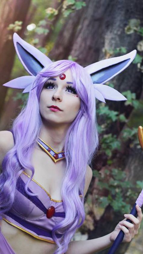 Espeon Outfit, Espeon Makeup, Evee Cosplay, Espeon Costume, Cosplay Female Ideas, Pokemon Cosplay Female, Eeveelution Cosplay, Espeon Cosplay, Pokemon Costumes Diy