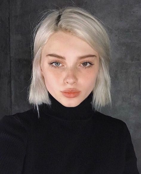 29.2k Likes, 370 Comments - ♡ (@flouweri) on Instagram: “YOUR SECRET FBI AGENT NAME: Last 2 letters of your mother’s name First letter of your first name…” Hair Colors For Short Hair, White Blonde Hair, Balayage Blonde, Hair Color For Women, White Blonde, Trendy Hair Color, Short Hair Color, Trendy Hair, Short Haircut