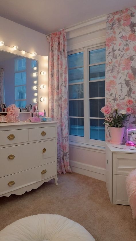 Transform your space into the ultimate girly room with our latest blog post Discover trendy room ideas for teens women kids and more Explore cute small and pink room inspirations perfect for teens kids and everyone in between Achieve a simple yet aesthetic vibe with dark purple blue themes Click to read now Blue Themed Room Aesthetic, Blue And Pink Room Aesthetic, Room Ideas For Teens, Trendy Room Ideas, Trendy Room, Ultra Modern Homes, Cute Panda Wallpaper, Girly Room, Little Cabin