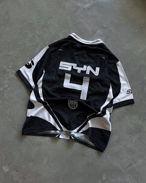 ✦ The upcoming jersey from the brand Synical via @synicalglobal Jersey Aesthetic Design, Vintage Jersey Design, Streetwear Jersey, Jersey Streetwear, Merchandise Ideas, Jersey Designs, Football Jersey Outfit, Jersey Fashion, Racing Jackets