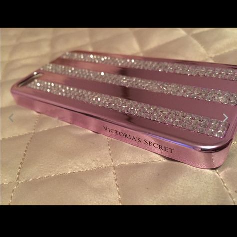 Fast Free Ship Limited Edition Brand New Limited Edition - Victoria's Secret Pink Black Jewel Sparkly Diamond Gem Bling Iphone 4/4s Or 5/5s Case Description: This Case Is Gorgeous! It's Eye Catching Metallic Pink With Rhinestones Down The Back And Sparkles For Miles. Hard To Find Rare! Beautiful Case. Tho Case Says Victoria's Secret On The Side. Limited Edition Case. Very Rare & Sold Out In Stores & Online! 100% Authentic Guaranteed! Purchased From Victoria's Store! Girly Routine, Sparkle Phone Case, Tumblr Girly Aesthetic 2013, Victoria Secret Store, Bday Wishes, Routine Aesthetic, Bling Phone Cases, Victoria Secret Outfits, Glitter Phone Cases