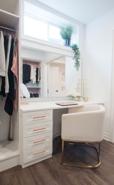 Make Up Vanity In Closet, Closet With Makeup Vanity, Closet Vanity Ideas, Walk In Closet Vanity, Closet With Vanity, Closet Design Plans, Master Closet Design, Closet Vanity, Dressing Room Closet