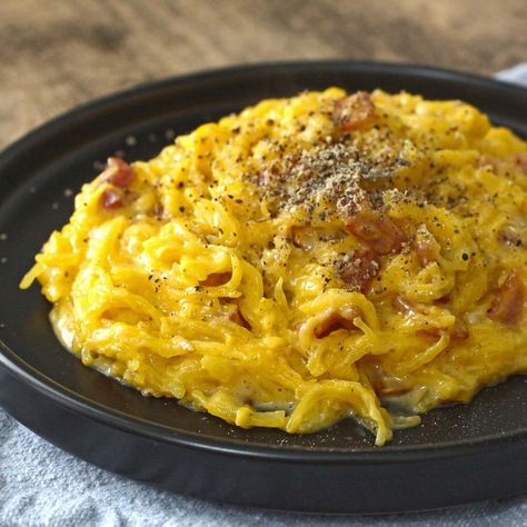 Spaghetti Squash Carbonara Squash Carbonara, Spaghetti Squash Carbonara, Garlic Hummus, Food O, Grain Free Recipes, Gluten Free Diet, Spaghetti Squash, Grain Free, Dinner Plates