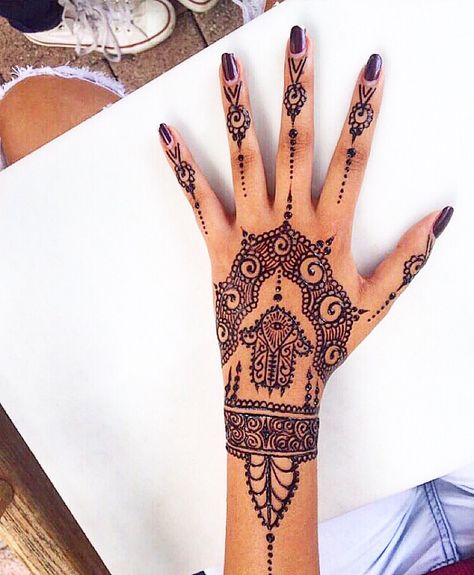 #henna #design Jewish Henna, Egypt Tattoos, Mehndi Tattoos, Jewish Tattoo, Cool Henna, Henna Mendhi, Henne Tattoo, Wrist Henna, H Tattoo