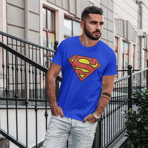 T Shirt Superman, Logo Superman, Superman Symbol, Comic Clothes, Superhero Gifts, Superman T Shirt, Superman Logo, Shield Logo, Superhero Theme