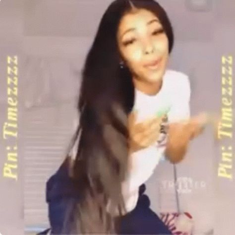 Baddie Twerk GIF - Baddie Twerk Dance - Discover & Share GIFs Thick Baddie Throwing It Back, Moving Gif, Tenor Gif, Rapper Outfits, Female Rappers, Life Facts, Dance Moves, Rappers, Animated Gif