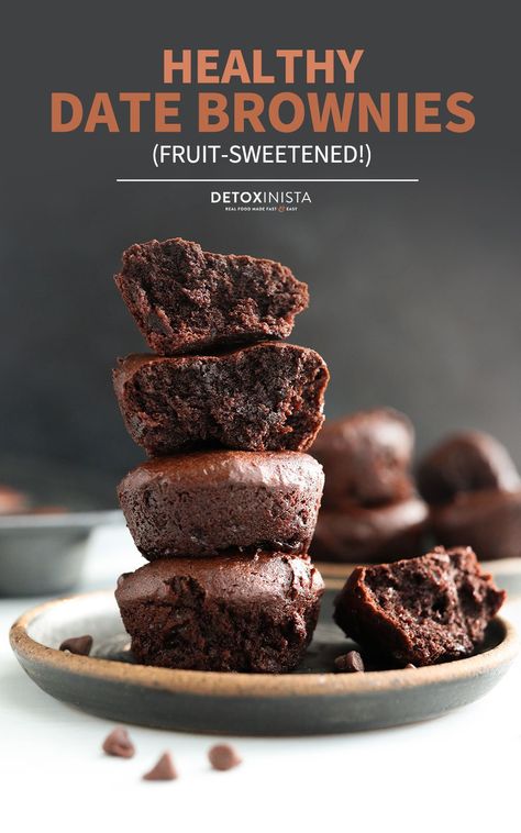 Healthy Vegan Chocolate Desserts, Healthy Desserts Paleo, Healthy Easy Chocolate Desserts, Brownies Sweetened With Dates, Healthy Sheet Pan Desserts, Healthy Dessert Recipes Vegan, Detoxinista Brownies, Vegan Baking Healthy, Vegan Chocolate Recipes Healthy