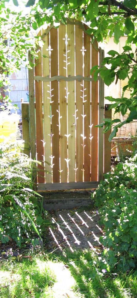 ขวดโหล Mason Jar, Tor Design, Garden Gates And Fencing, Garden Gate Design, Diy Garden Patio, Wooden Gate, Gate Decoration, Jardim Diy, Have Inspiration